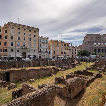 Colosseo Luxe Apartment In The Center Of Рим Екстериор снимка