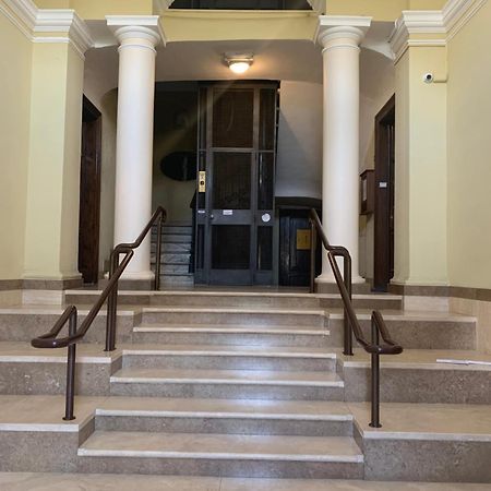 Colosseo Luxe Apartment In The Center Of Рим Екстериор снимка