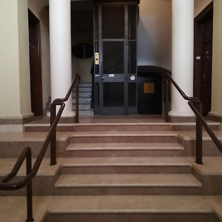 Colosseo Luxe Apartment In The Center Of Рим Екстериор снимка