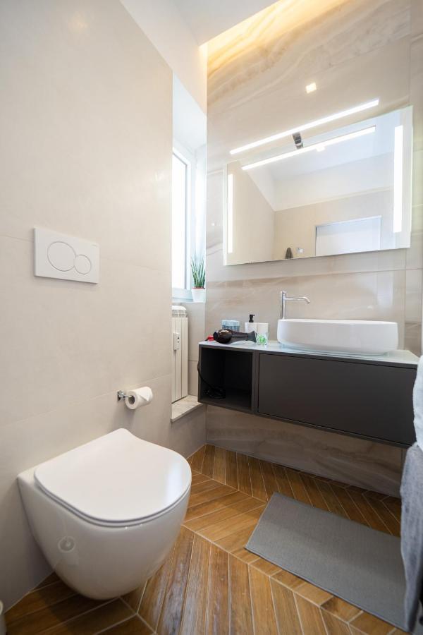Colosseo Luxe Apartment In The Center Of Рим Екстериор снимка