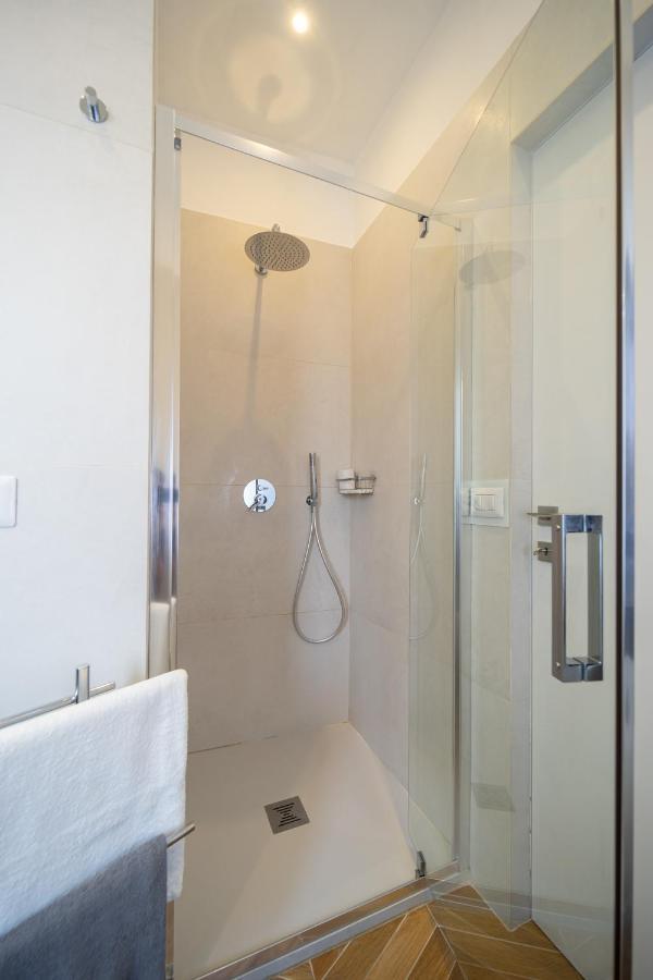 Colosseo Luxe Apartment In The Center Of Рим Екстериор снимка