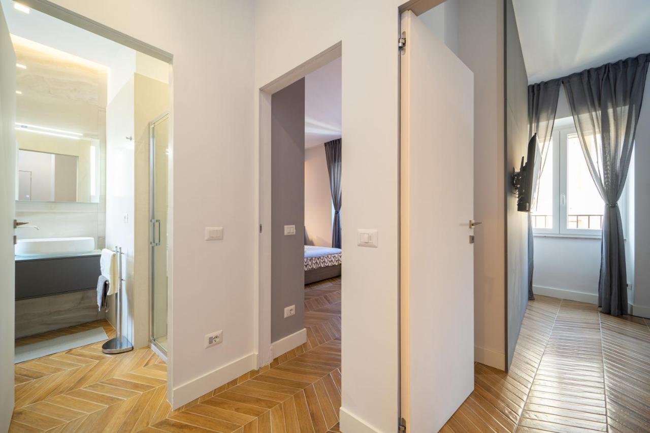 Colosseo Luxe Apartment In The Center Of Рим Екстериор снимка