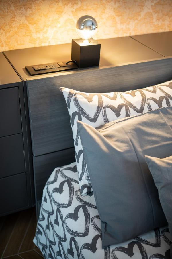 Colosseo Luxe Apartment In The Center Of Рим Екстериор снимка