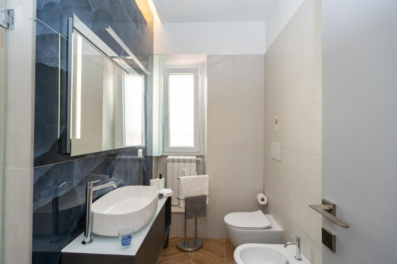 Colosseo Luxe Apartment In The Center Of Рим Екстериор снимка