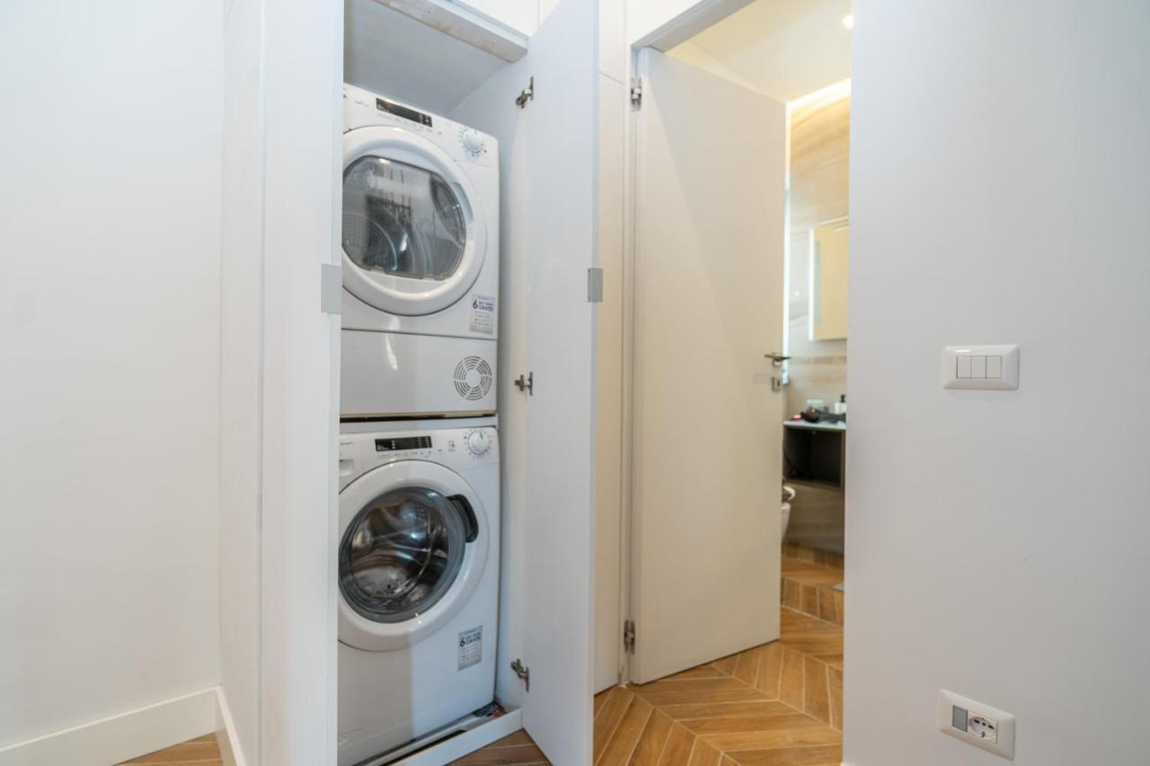 Colosseo Luxe Apartment In The Center Of Рим Екстериор снимка