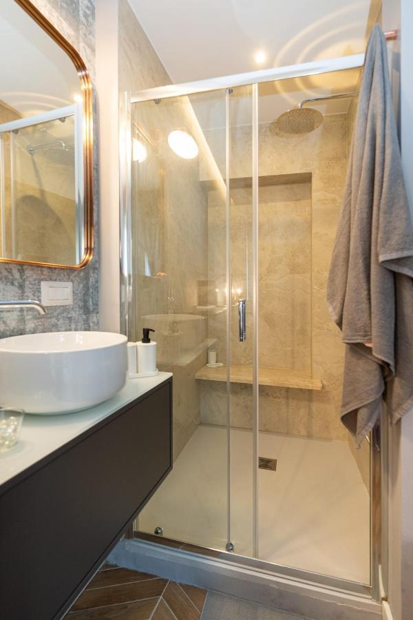 Colosseo Luxe Apartment In The Center Of Рим Екстериор снимка