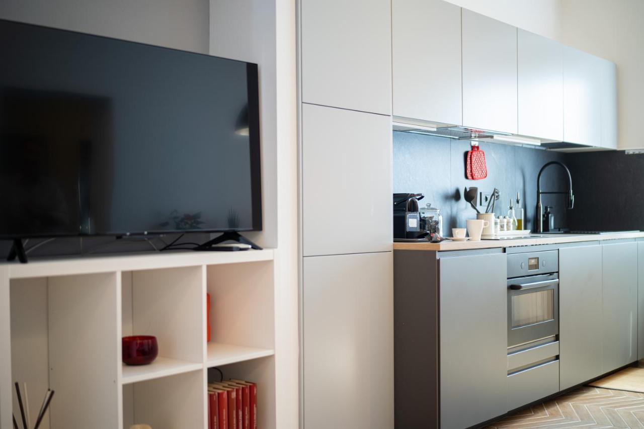 Colosseo Luxe Apartment In The Center Of Рим Екстериор снимка