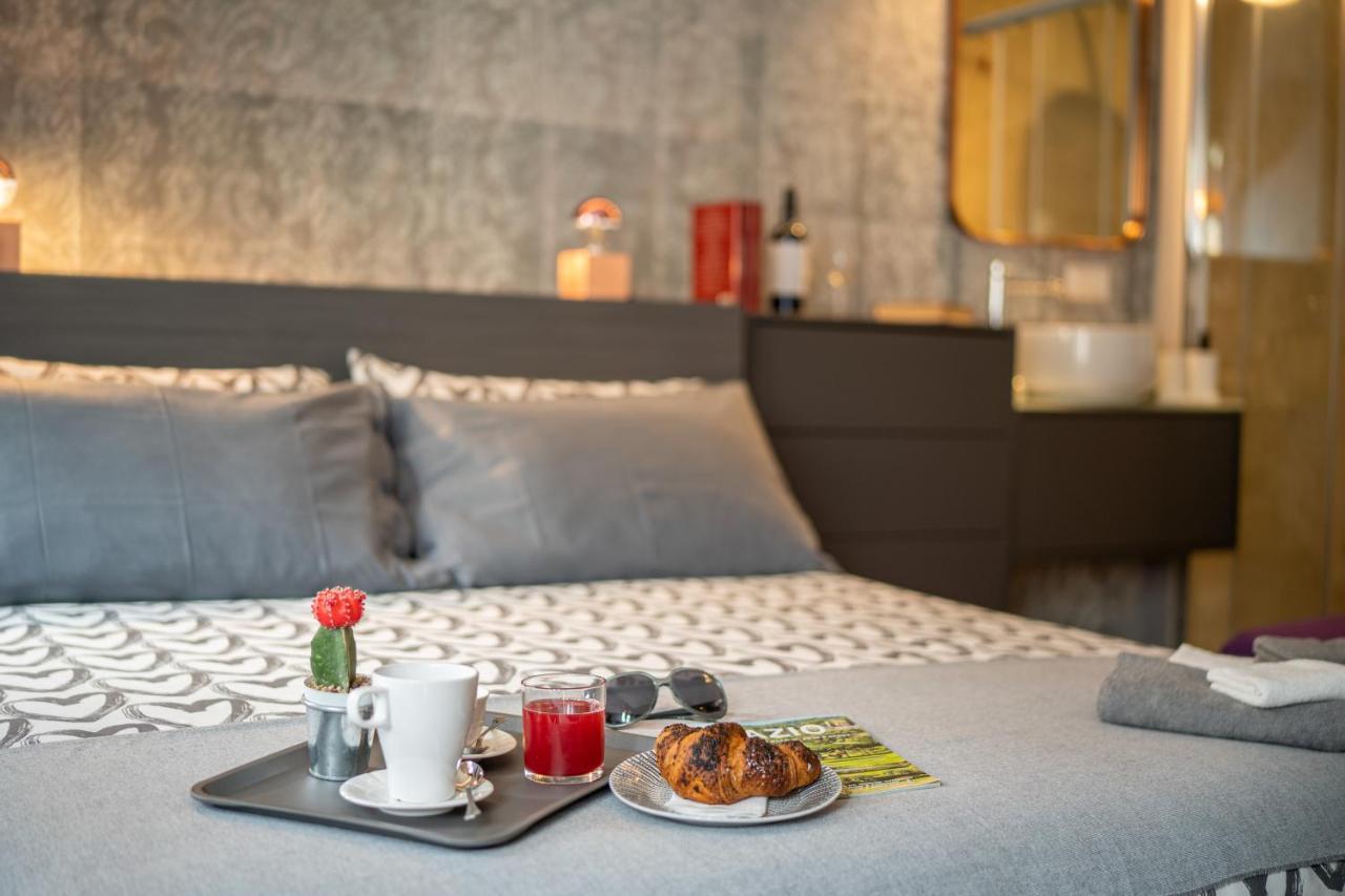 Colosseo Luxe Apartment In The Center Of Рим Екстериор снимка