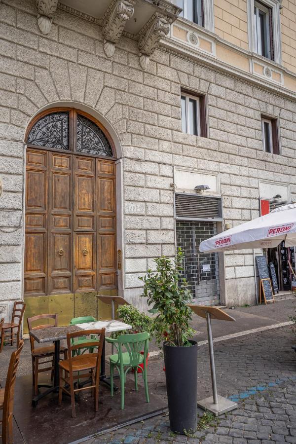 Colosseo Luxe Apartment In The Center Of Рим Екстериор снимка