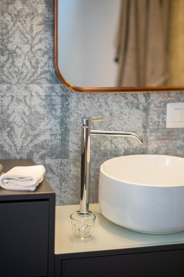 Colosseo Luxe Apartment In The Center Of Рим Екстериор снимка