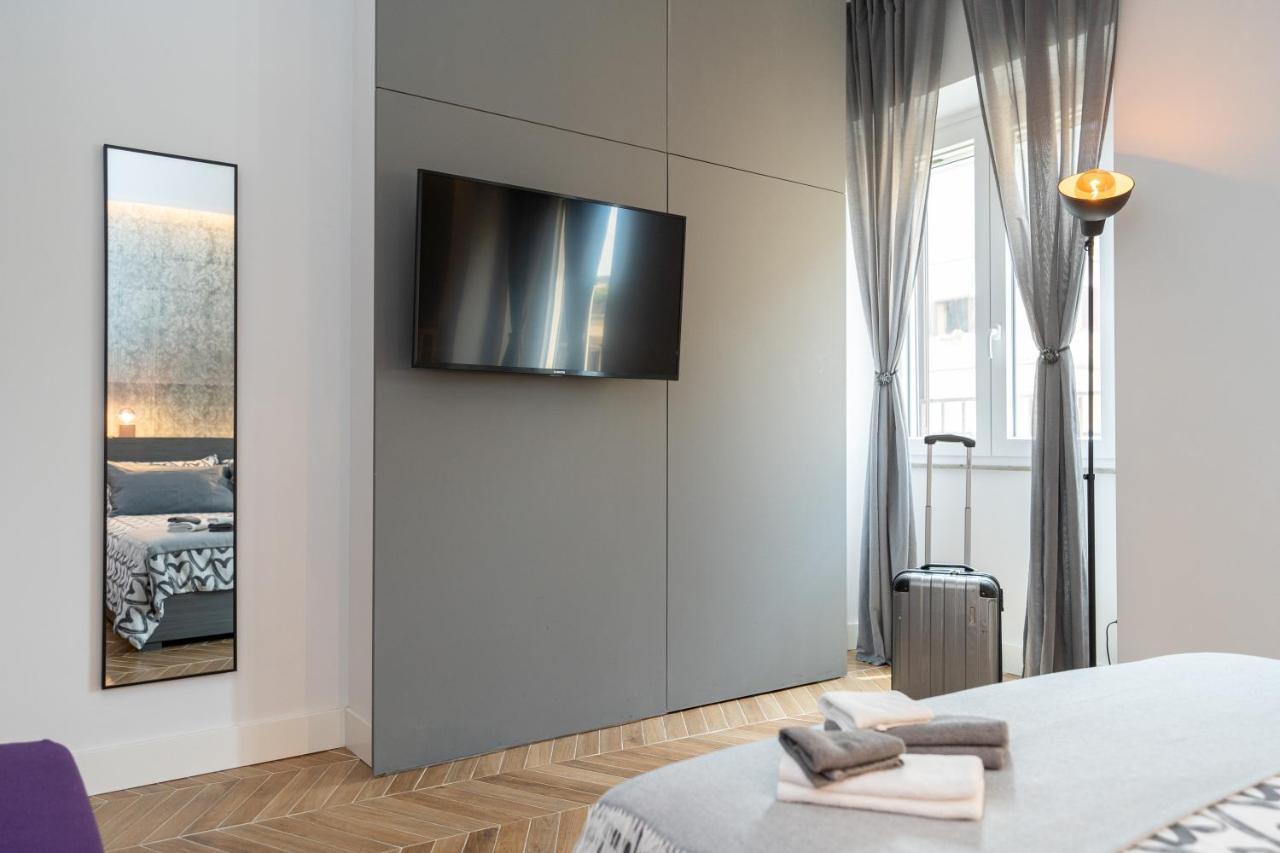 Colosseo Luxe Apartment In The Center Of Рим Екстериор снимка