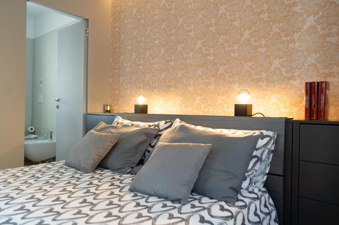 Colosseo Luxe Apartment In The Center Of Рим Екстериор снимка